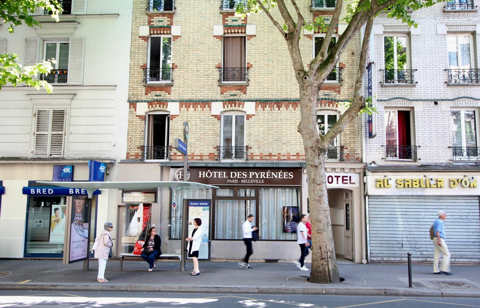 Hotel des Pyrénées París Exterior foto